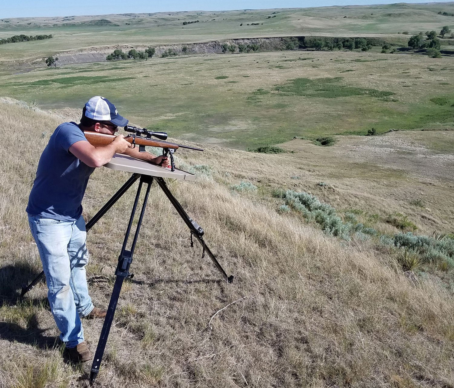 MTM Casegard Hi-Low Shooting Table